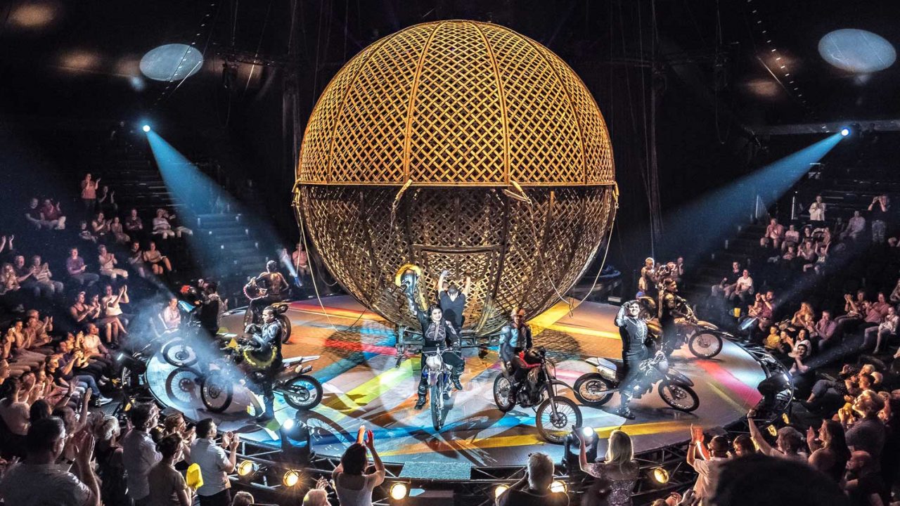 Adrenalin trifft Poesie Circus Flic Flac kommt mit neuer XMasShow vom 20. 12. 2019 bis 12